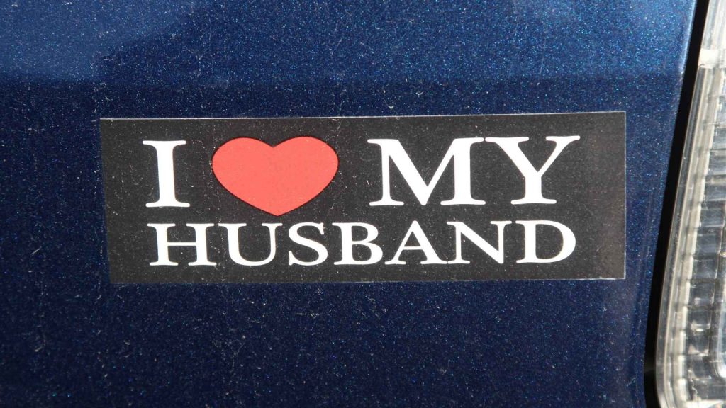 סטיקרים לרכב